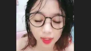 Live Show Rose Dream Gadis Berkacamata Yang Memukau